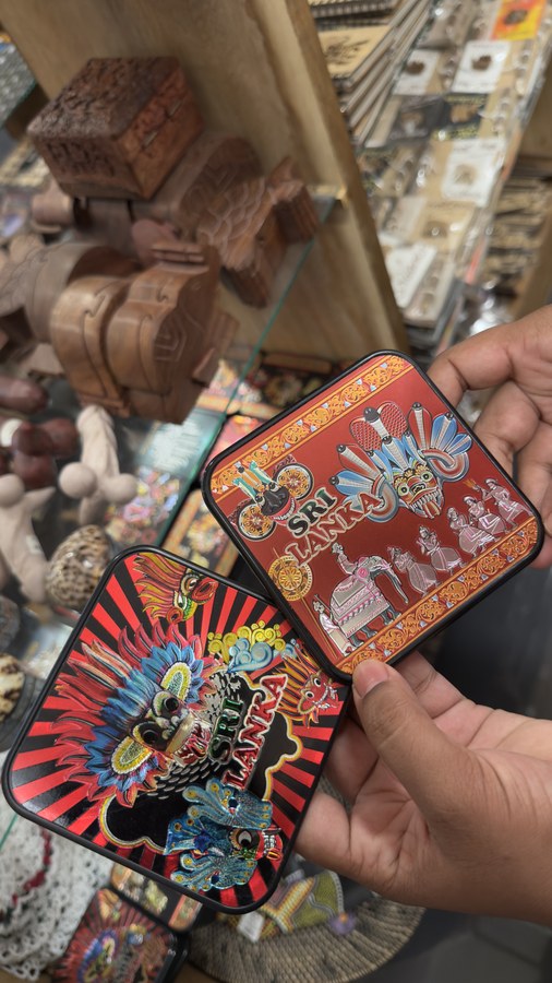 Sri Lanka souvenir gift tins